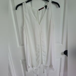 BKE Red Womens Solid White Chiffon V-neck Tank Top Size XS